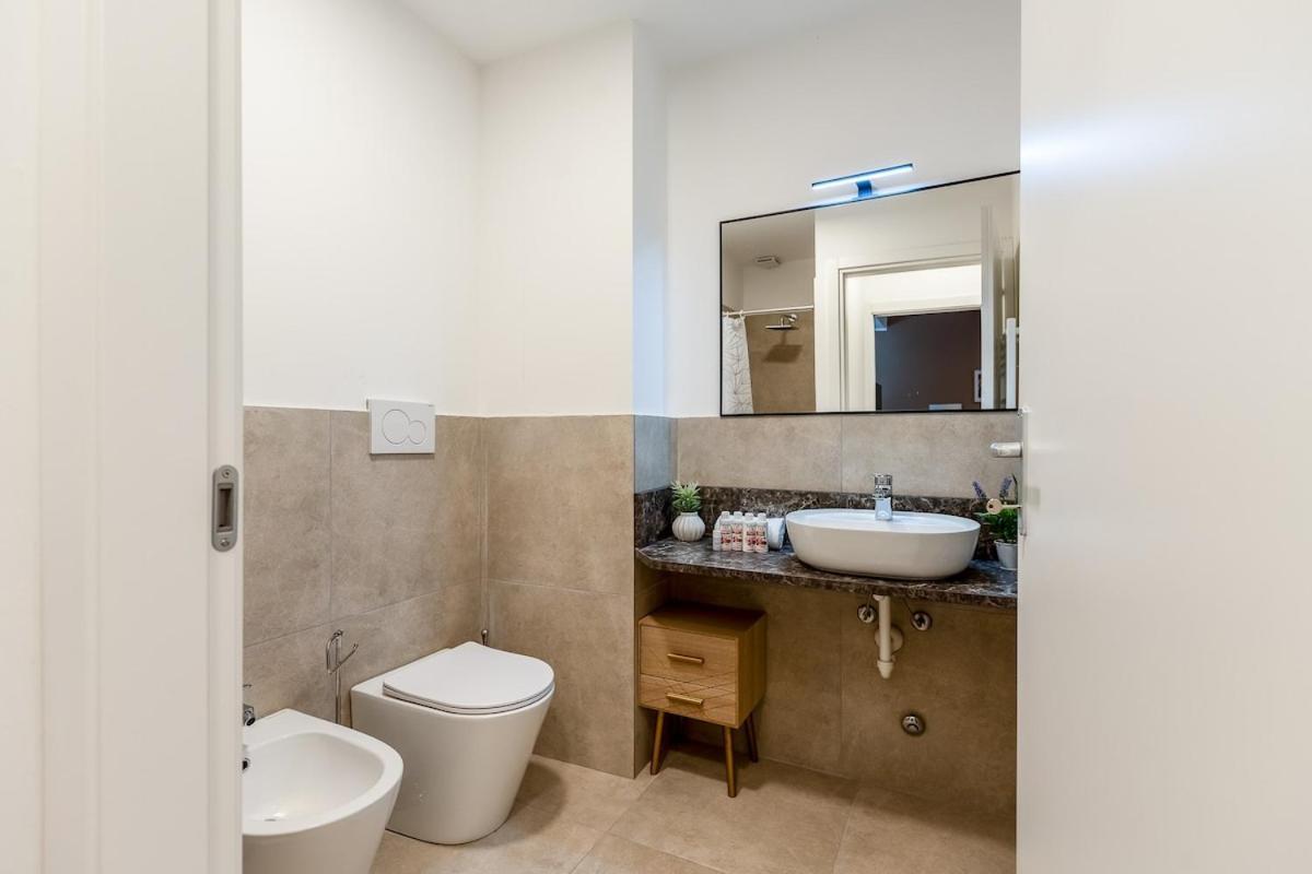Authentic Private Flat 2 Min From Navigli Apartment Милано Екстериор снимка